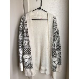 White/gray cardigan